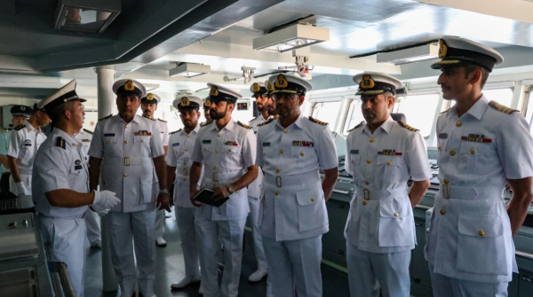 云开体育还有不是英文操作界面的先报复舰呢-开云官网kaiyun切尔西赞助商 (中国)官方网站 登录入口